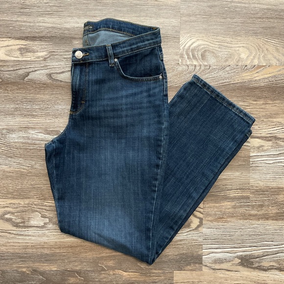 Lee Straight Leg Relaxed Fit Mid Rise Jeans 12 - Picture 1 of 11